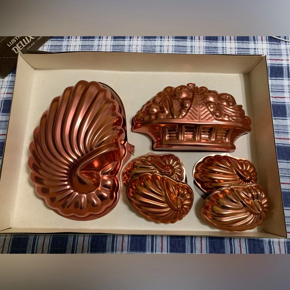 Vintage Molds 6 Piece Coppertone Dessert original box, Aluminum, Baking, Salad - Picture 5 of 10